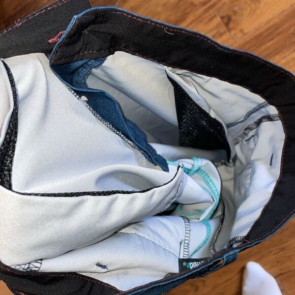 Burnside men’s shorts - Picture 11 of 11